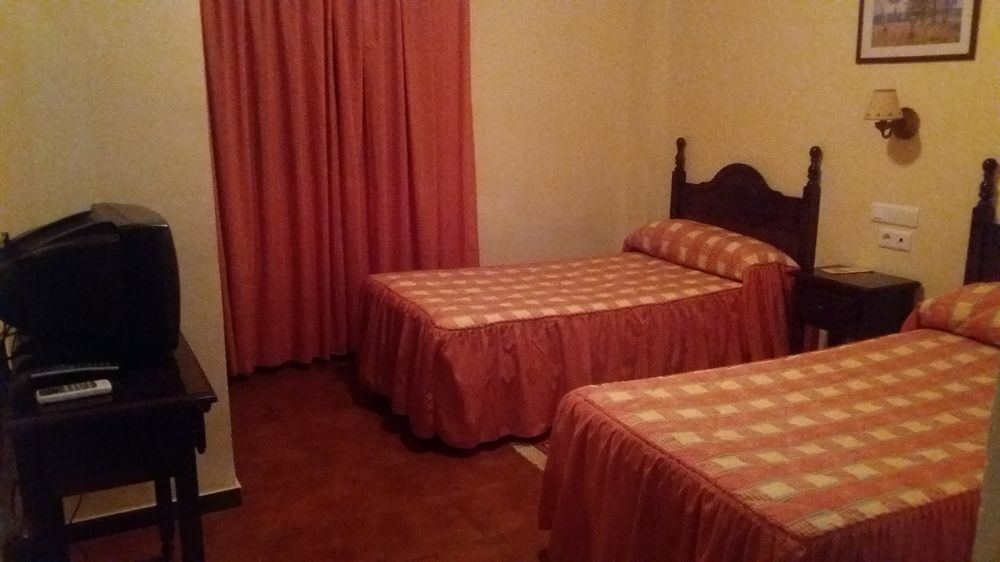 Hotel La Yedra Antequera Bagian luar foto