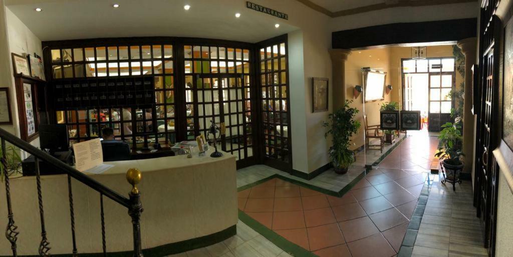 Hotel La Yedra Antequera Bagian luar foto