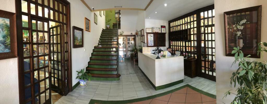 Hotel La Yedra Antequera Bagian luar foto